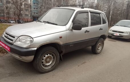 Chevrolet Niva I рестайлинг, 2004 год, 255 000 рублей, 3 фотография