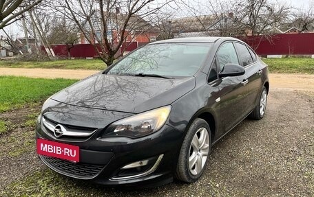 Opel Astra J, 2013 год, 700 000 рублей, 2 фотография