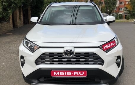 Toyota RAV4, 2020 год, 3 200 000 рублей, 1 фотография