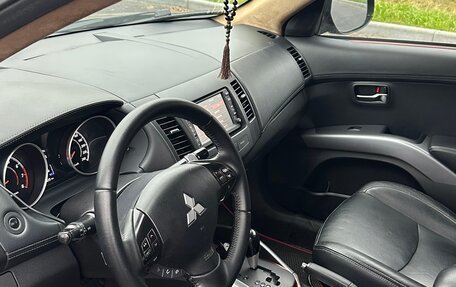 Mitsubishi Outlander III рестайлинг 3, 2012 год, 1 130 000 рублей, 9 фотография