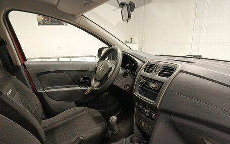 Renault Sandero II рестайлинг, 2018 год, 864 000 рублей, 13 фотография