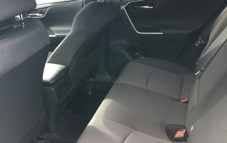 Toyota RAV4, 2020 год, 3 200 000 рублей, 6 фотография