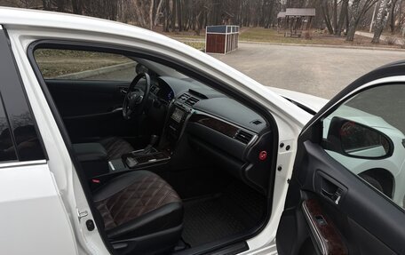 Toyota Camry, 2017 год, 2 050 000 рублей, 8 фотография