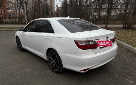 Toyota Camry, 2017 год, 2 050 000 рублей, 3 фотография