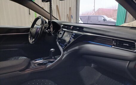 Toyota Camry, 2019 год, 2 920 000 рублей, 15 фотография