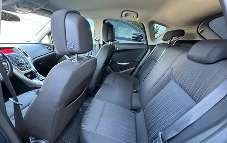 Opel Astra J, 2011 год, 847 000 рублей, 28 фотография