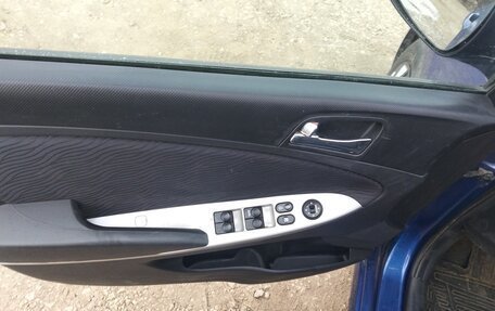 Hyundai Solaris II рестайлинг, 2012 год, 790 000 рублей, 20 фотография