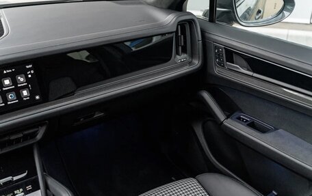 Porsche Cayenne III, 2024 год, 22 490 000 рублей, 21 фотография