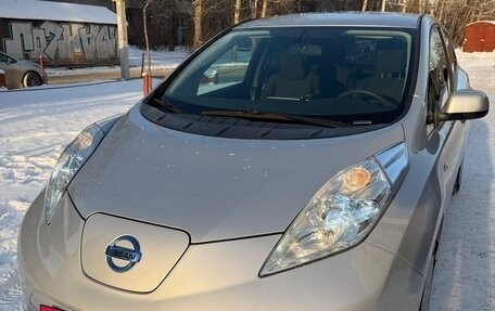 Nissan Leaf I, 2017 год, 1 250 000 рублей, 2 фотография