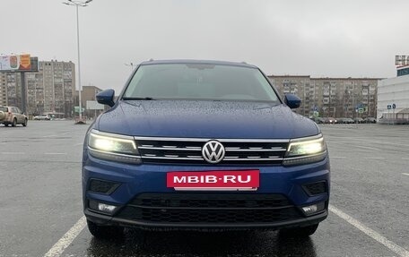 Volkswagen Tiguan II, 2018 год, 2 790 000 рублей, 2 фотография