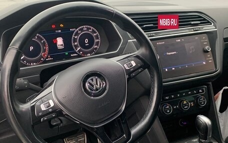 Volkswagen Tiguan II, 2018 год, 2 790 000 рублей, 18 фотография
