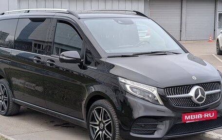 Mercedes-Benz V-Класс, 2022 год, 9 650 000 рублей, 2 фотография