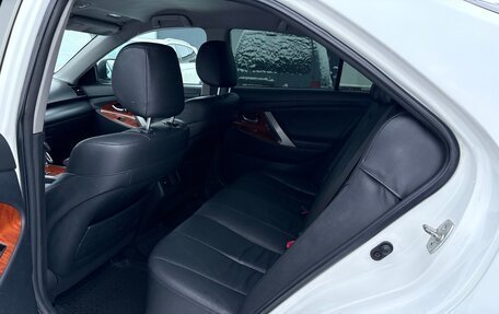 Toyota Camry, 2011 год, 850 000 рублей, 17 фотография