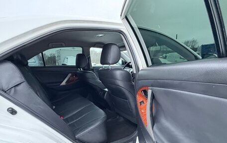 Toyota Camry, 2011 год, 850 000 рублей, 23 фотография