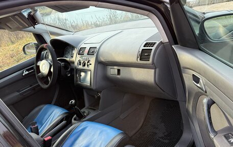 Volkswagen Touran III, 2005 год, 410 000 рублей, 11 фотография