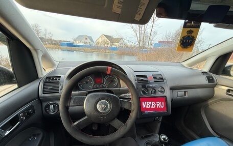 Volkswagen Touran III, 2005 год, 410 000 рублей, 5 фотография