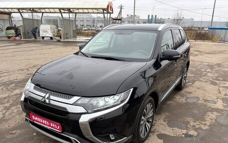 Mitsubishi Outlander III рестайлинг 3, 2020 год, 2 720 000 рублей, 1 фотография