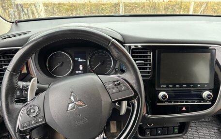 Mitsubishi Outlander III рестайлинг 3, 2020 год, 2 720 000 рублей, 8 фотография