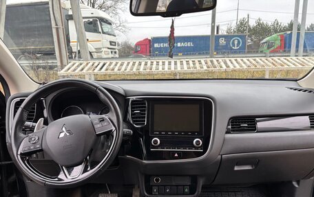 Mitsubishi Outlander III рестайлинг 3, 2020 год, 2 720 000 рублей, 7 фотография