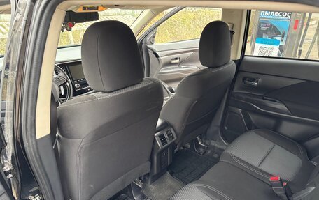 Mitsubishi Outlander III рестайлинг 3, 2020 год, 2 720 000 рублей, 11 фотография