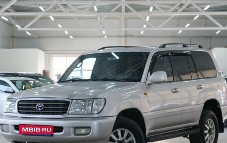 Toyota Land Cruiser 100 рестайлинг 2, 2001 год, 1 429 000 рублей, 4 фотография