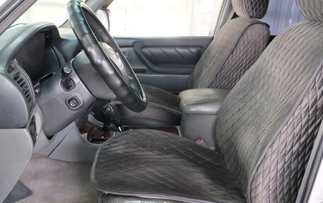 Toyota Land Cruiser 100 рестайлинг 2, 2001 год, 1 429 000 рублей, 8 фотография