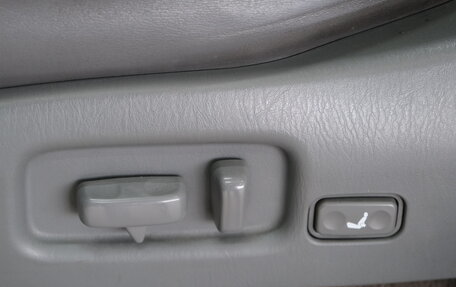 Toyota Land Cruiser 100 рестайлинг 2, 2001 год, 1 429 000 рублей, 12 фотография