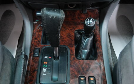 Toyota Land Cruiser 100 рестайлинг 2, 2001 год, 1 429 000 рублей, 18 фотография