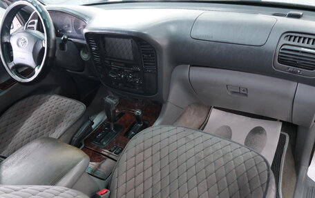 Toyota Land Cruiser 100 рестайлинг 2, 2001 год, 1 429 000 рублей, 20 фотография