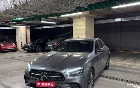 Mercedes-Benz E-Класс, 2022 год, 4 300 000 рублей, 1 фотография