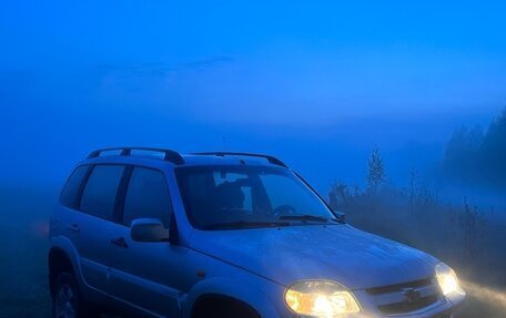 Chevrolet Niva I рестайлинг, 2011 год, 670 000 рублей, 1 фотография