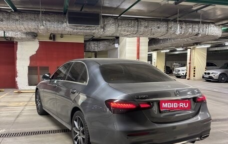 Mercedes-Benz E-Класс, 2022 год, 4 300 000 рублей, 2 фотография