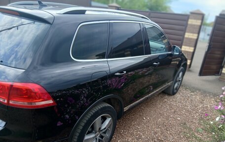 Volkswagen Touareg III, 2011 год, 1 970 000 рублей, 3 фотография