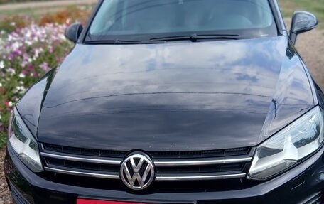 Volkswagen Touareg III, 2011 год, 1 970 000 рублей, 2 фотография