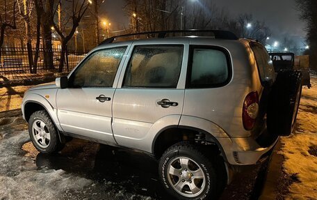 Chevrolet Niva I рестайлинг, 2011 год, 670 000 рублей, 4 фотография