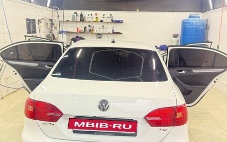 Volkswagen Jetta VI, 2011 год, 700 000 рублей, 4 фотография