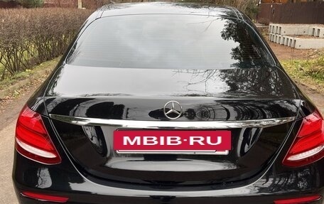 Mercedes-Benz E-Класс, 2019 год, 2 770 000 рублей, 23 фотография