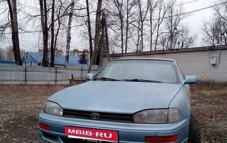 Toyota Camry, 1993 год, 250 000 рублей, 4 фотография
