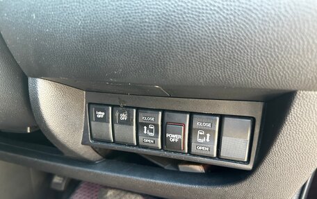 Mazda Biante, 2011 год, 1 420 000 рублей, 9 фотография