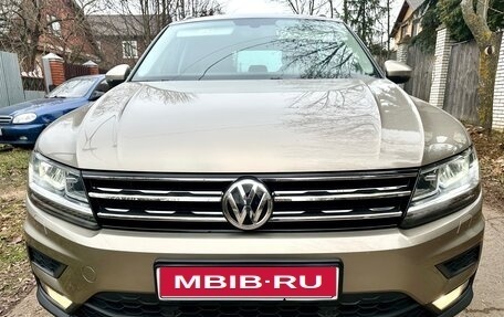Volkswagen Tiguan II, 2018 год, 2 669 000 рублей, 1 фотография
