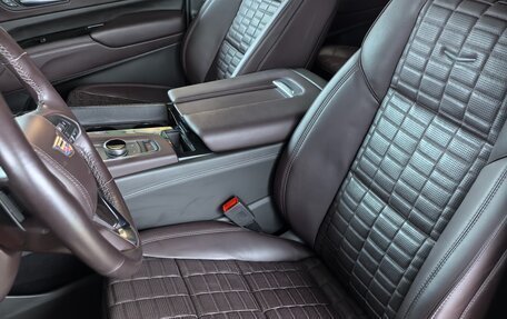 Cadillac Escalade V, 2023 год, 15 000 000 рублей, 7 фотография