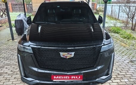 Cadillac Escalade V, 2023 год, 15 000 000 рублей, 3 фотография