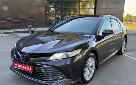 Toyota Camry, 2018 год, 2 170 000 рублей, 1 фотография
