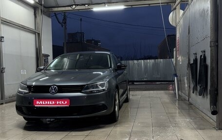 Volkswagen Jetta VI, 2013 год, 995 000 рублей, 1 фотография