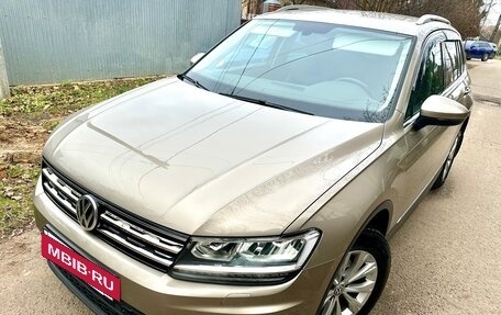 Volkswagen Tiguan II, 2018 год, 2 669 000 рублей, 4 фотография