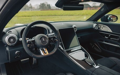 Mercedes-Benz AMG GT, 2025 год, 54 000 000 рублей, 17 фотография