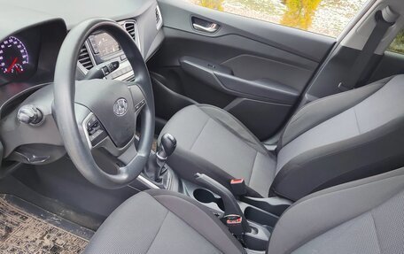 Hyundai Solaris II рестайлинг, 2019 год, 1 350 000 рублей, 15 фотография