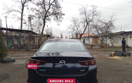 Mazda 3, 2021 год, 1 900 000 рублей, 2 фотография