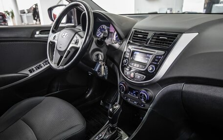 Hyundai Solaris II рестайлинг, 2015 год, 1 348 000 рублей, 16 фотография