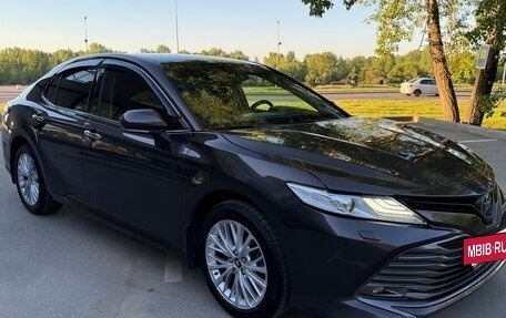 Toyota Camry, 2018 год, 2 170 000 рублей, 8 фотография